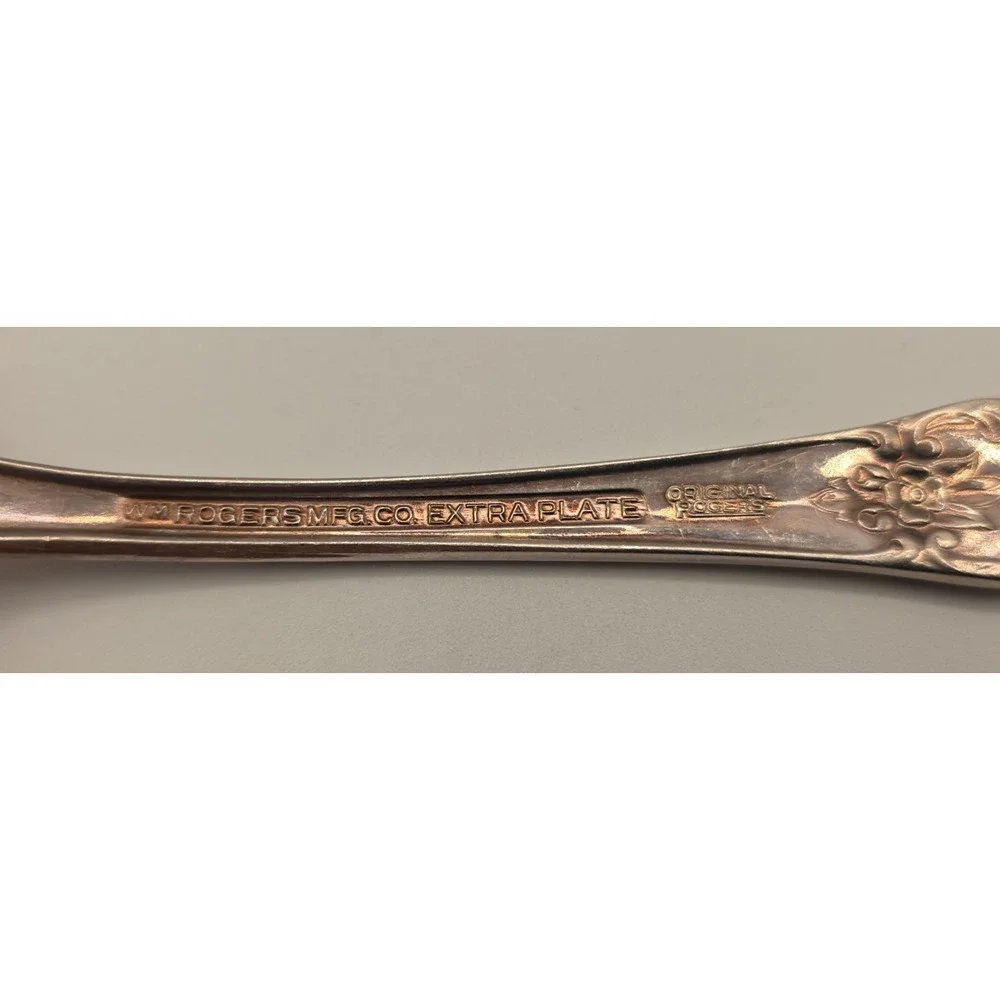 Vintage Wm. Rogers & Son Vintage Serving Meat Salad Fork - 8.5
